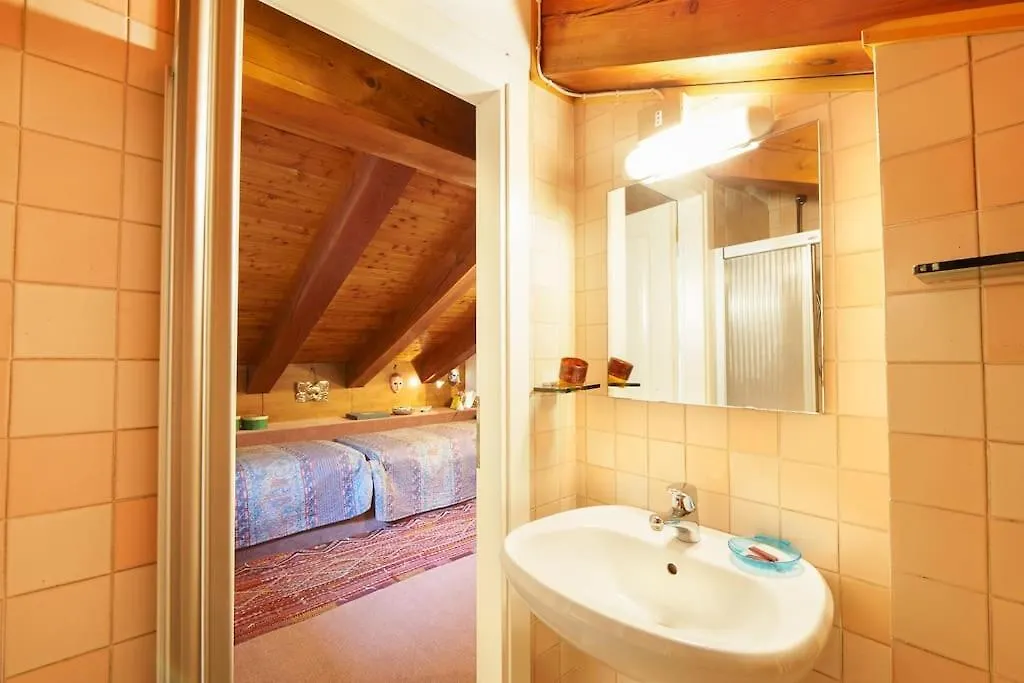 Ca' Del Pittore In Dorsoduro, Elegant Fine Arts District Venice Apartment