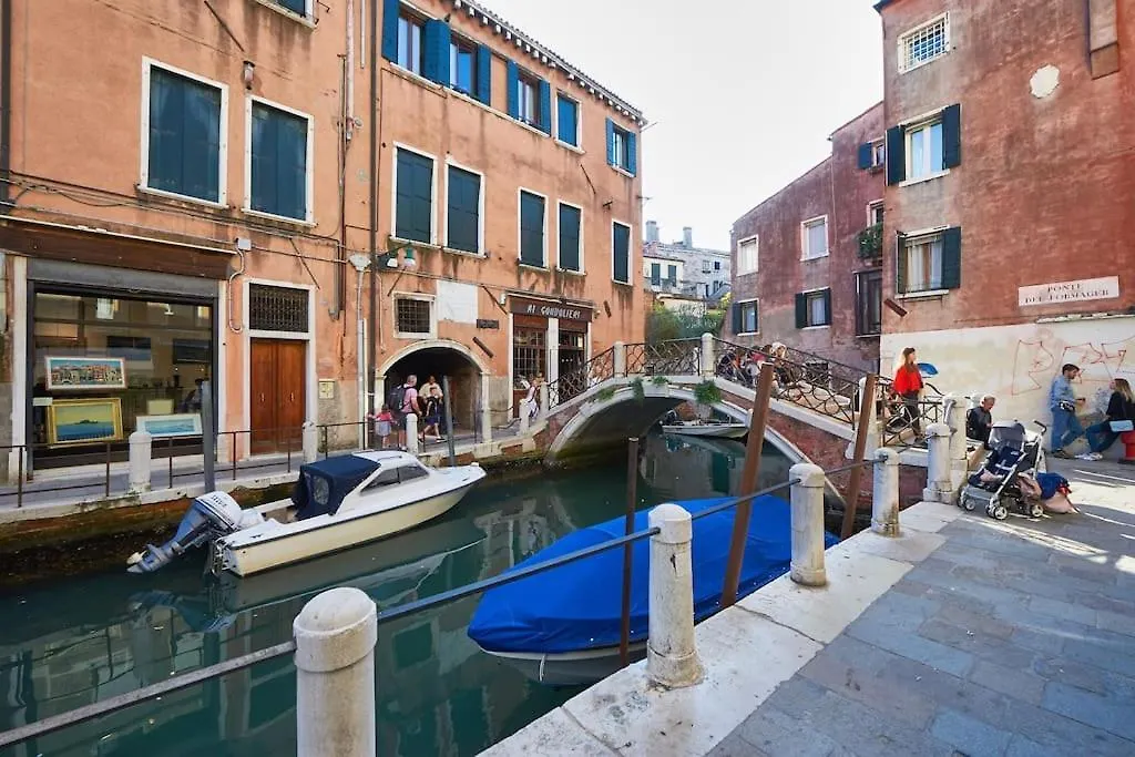 Apartment Ca' Del Pittore In Dorsoduro, Elegant Fine Arts District Venice